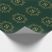 Gold Holly Kerstmis met Monogram Holiday Cadeaupapier (Hoek)