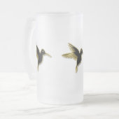 Gold Hummingbird met vleugels uitgestrekt Matglas Bierpul (Voorkant links)