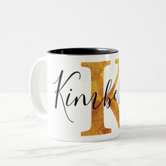 Gold 'K' Monogram met persoonlijke naam Tweekleurige Koffiemok (Voorkant links)