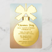 Gold Kerstbal Ornament Holiday Folie Uitnodiging (Voorkant)