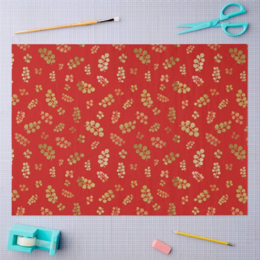 Gold kerstkleertjes op papier met rood ~ tissue (Craft)