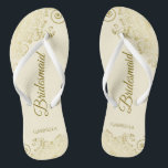 Gold Lace Elegant Ivory Cream Bridesmaid Weddensch Teenslippers<br><div class="desc">Deze elegante bruiloft teenslippers zijn een geweldige manier om je bruidsmeisjes te bedanken en te herkennen, terwijl ze hun voeten na een lange dag rust geven. Het prachtige ontwerp is voorzien van een elegant design met gouden fritten op een ivoor- of roomkleurige achtergrond en fancy gouden letters voor script. De...</div>