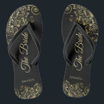 Gold Lace op Black The Bride Elegant Wedding Teenslippers<br><div class="desc">Dans de nacht weg met deze mooie trouwteenslippers. Ontworpen voor de bruid, kenmerken zij een eenvoudig maar elegant ontwerp met gouden gekleurde manuscriptletters op een klassieke zwarte achtergrond en fancy gouden palmpjes en zeugen. Mooie manier om fancy en geschikt te blijven terwijl je voeten na een lange dag een pauze...</div>