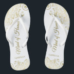 Gold Lace op White Elegant Maid of Honor Wedding Teenslippers<br><div class="desc">Deze mooie bruiloft teenslippers zijn een geweldige manier om je meid van eer te bedanken en te herkennen en tegelijkertijd haar voeten te redden. Biedt een elegant ontwerp met gouden kant op een witte achtergrond en fancy gouden scriptletters. De test leest Maid of Honor met haar naam hieronder. Een geweldige...</div>