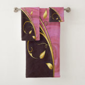 Gold Leaf Flourish on Burgundy and Pink Swirl Bad Handdoek (Insitu)
