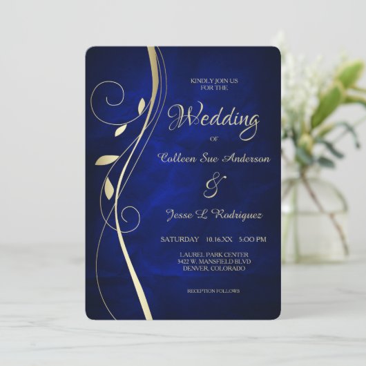 Gold Leaf Swirl Deep Blue Wedding Kaart (Staand voorkant)