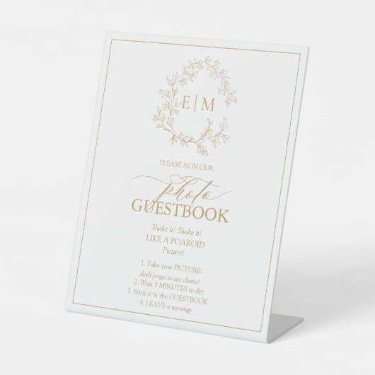 Gold Leafy Crest Monogram Foto Guestbook Reclamebord Met Voetstuk (Voorkant)