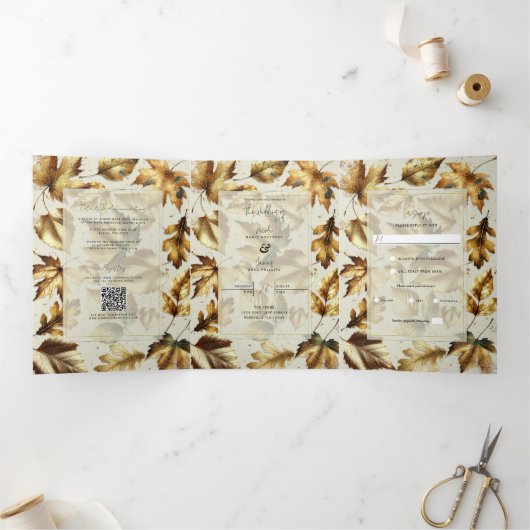 Gold Leaves Almond Beige Glam Fall Wedding Drieluik Uitnodiging (Binnen)