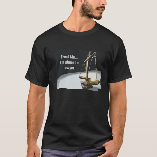 Gold Legal Scale of Justice T-Shirt (Voorkant)