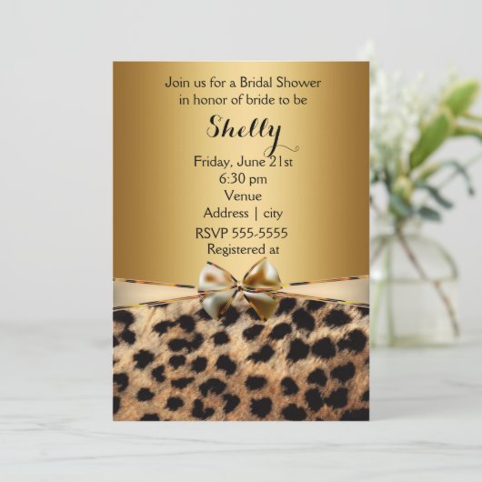 Gold Leopard Cheetah Print Bow Party Uitnodiging (Staand voorkant)
