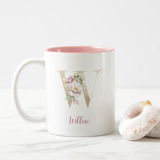 Gold Letter W, Monogram W, Roze Floral geeft haar Tweekleurige Koffiemok (Met donut)