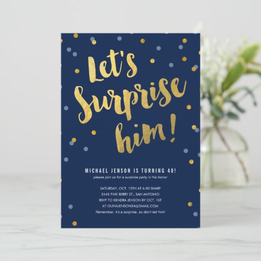 Gold Lettering Surprise Party-uitnodigingen voor h Kaart (Staand voorkant)