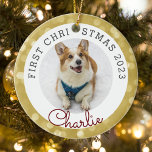 Gold Lights Pet's eerste kerstfoto Keramisch Ornament<br><div class="desc">Het eerste ornament van de Kerstmisfoto van het naar maat ontworpen huisdier met de foto en de naam van het douanehuisdier op gouden Kerstmislichten achtergrond.</div>