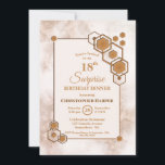 Gold Lijst Marble Surprise 18th Birthday Dinner Kaart<br><div class="desc">Een modern marmer met gouden geometrische hexagonale vormgeving verrast de 18e uitnodiging van het verjaardagsdiner.</div>