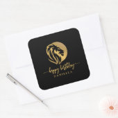 Gold Lion Leo Happy Birthday met naam Napkin Vierkante Sticker (Envelop)