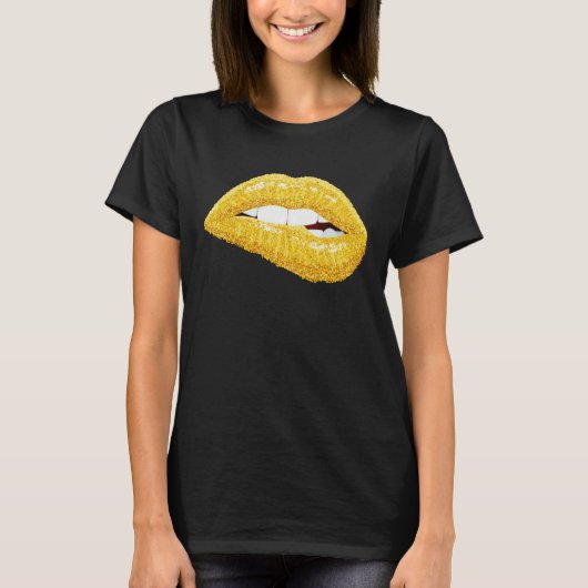 Gold Lips Biting Lipstick Makeup T-shirt (Voorkant)