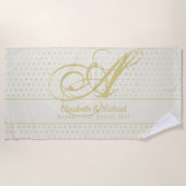 Gold Love Hearts Monogram Weddenschap Gift Passen  Strandlaken (Voorkant)