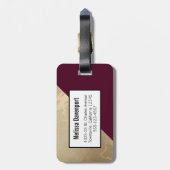 Gold Marble Pattern en Burgundy Florals Monogram Bagagelabel (Achterkant verticaal)