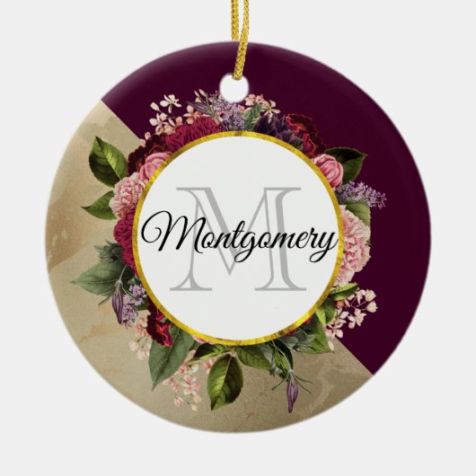 Gold Marble Pattern en Burgundy Florals Monogram Keramisch Ornament (Voorkant)