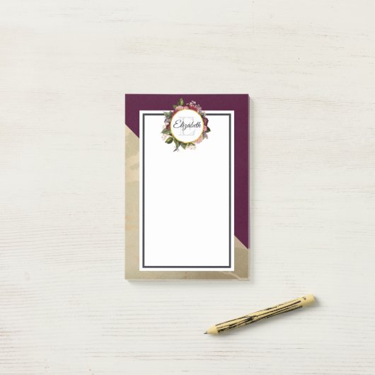 Gold Marble Pattern en Burgundy Florals Monogram Post-it® Notes (Op bureau)