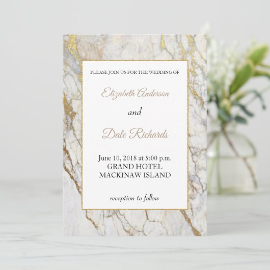 Gold Marble Wedding Uitnodiging (Staand voorkant)