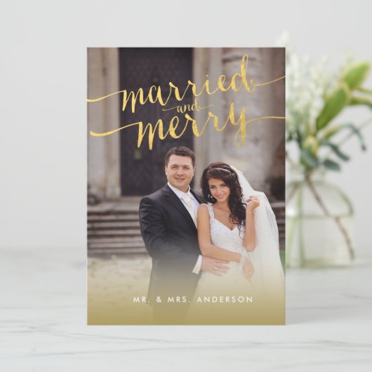 Gold Married and Merry Script 2 Photo Holiday Kaar Feestdagenkaart (Staand voorkant)