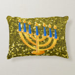 Gold Menorah Gold Faux Glitter Decoratief Kussen<br><div class="desc">Prachtige en decoratieve inktpiloot voor Hanukkah met Gold Menorah Gold Faux Glitter Design</div>