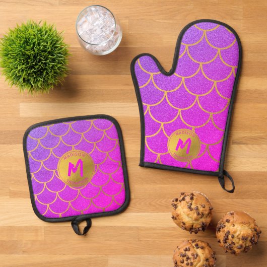 Gold Mermaid Scales Roze Glitter Pattern Monogram Ovenwant & Pannenlap Set (Top down)