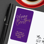 Gold Merry Christmas op Paarse retouradres Etiket<br><div class="desc">Vrolijk kerstfeest in een elegant gouden script accentueert deze paarse adresetiketten gepersonaliseerd met jouw naam en adres. Stijlvol voor elke kerstvakantie gelegenheid. Overeenkomende items in ons collectie.</div>