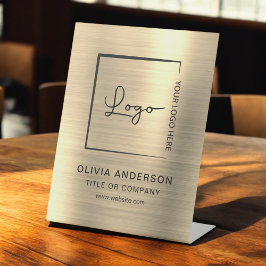 Gold Minimalist Business Logo Professional Modern Reclamebord Met Voetstuk