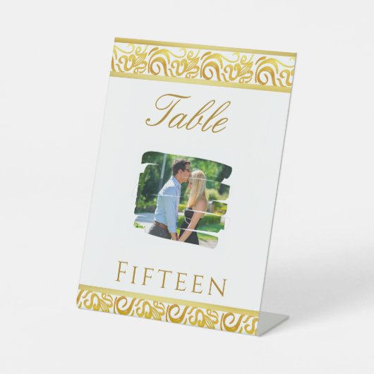 Gold-minimalistisch foto-weddenschap reclamebord met voetstuk (Voorkant)