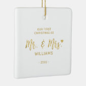Gold Modern lettering Mr & Mrs First Kerstmis Keramisch Ornament (Rechts)