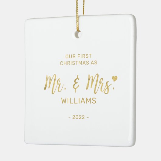 Gold Modern lettering Mr & Mrs First Kerstmis Keramisch Ornament (Links)