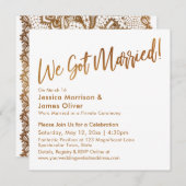 Gold Modern Script & Lace We zijn getrouwd. Kaart (Voorkant / Achterkant)