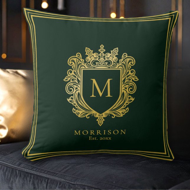 Gold Monogram Crest Sierkussen (Creator heeft geüpload)