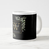 Gold Monogram Elegant Modern Greenery Black Grote Koffiekop (Voorkant rechts)