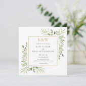 Gold Monogram Greenery Square Wedding Kaart (Staand voorkant)