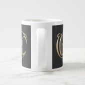 Gold Monogram Initial Mug - Personalized Gift Grote Koffiekop (Achterkant)