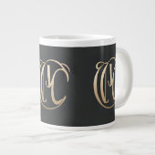 Gold Monogram Initial Mug - Personalized Gift Grote Koffiekop (Voorkant rechts)