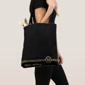 Gold Monogram op zwarte achtergrond Tote Bag (Dichtbij)