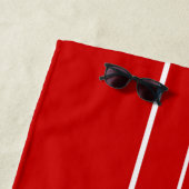 Gold Monogrammed Red White Racing Stripes Pool Strandlaken (In situ)