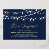 Gold & Navy blauw Surprise 50ste bruiloft Jubileum Folie Uitnodiging (Voorkant)