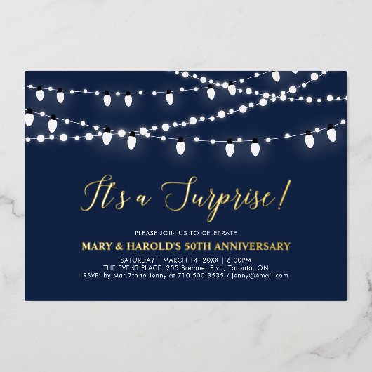 Gold & Navy blauw Surprise 50ste bruiloft Jubileum Folie Uitnodiging (Voorkant)