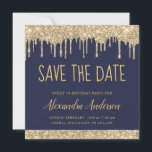 Gold Navy Blue Chic Glitter Sweet 16 Save the Date Kaart<br><div class="desc">Luxe goud en marine blauw sprankelende druppelende glitter zoet zestien - 16 verjaardagsfeestje meisje save the date uitnodiging. Deze uitnodiging is perfect voor de Sparkle Glitter Sweet 16th Birthday Party op zoek naar te vieren in Pink Rose Gold.</div>