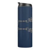  Gold & Navy Blue Elegant Flourish Monogram Thermosbeker (Geroteerd rechts)