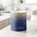 Gold Navy Blue Girly Glitter Sparkle Monogram Naam Koffiemok<br><div class="desc">Gold- en Navy Blue Sparkle Glitter geborsteld Metaal Monogram Naam en Initiaal Koffiebeker of Mok. Dit maakt de perfecte liefhebbende 16 verjaardag,  bruiloft,  vrijgezellenfeest,  verjaardagsdag,  baby shower of vrijgezellenfeest voor iemand die van luxe glam en stijl houdt.</div>