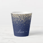 Gold Navy Blue Glitter Script Monogram Girly Name Latte Mok<br><div class="desc">Navy Blue en Gold Sparkle Glitter Script Monogram Naam Latte Coffee Cup Mok. Dit maakt het perfecte zoete 16-jarige verjaardagscadeau, bruiloft, vrijgezellenfeest, jubileum, baby shower of vrijgezellenfeest voor iemand die van glamoureuze luxe en chique stijlen houdt.</div>
