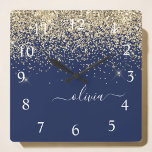 Gold Navy Blue Glitter Script Monogram Girly Name Vierkante Klok<br><div class="desc">Gold en Navy Blue Sparkle Glitter Script Monogram Name Clock. Dit maakt de perfecte liefhebbende 16 verjaardag,  bruiloft,  vrijgezellenfeest,  verjaardagsdag,  baby shower of vrijgezellenfeest voor iemand die van luxe glam en stijl houdt.</div>