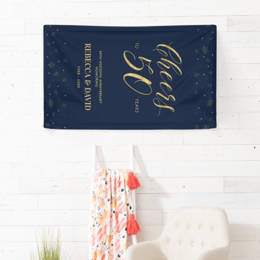 Gold & Navy Modern 50e bruiloft Jubileum Spandoek (Insitu)