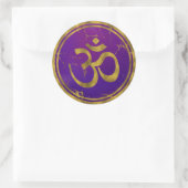 Gold OM-symbool - Aum, Omkara op Paars/Indigo Ronde Sticker (Tas)